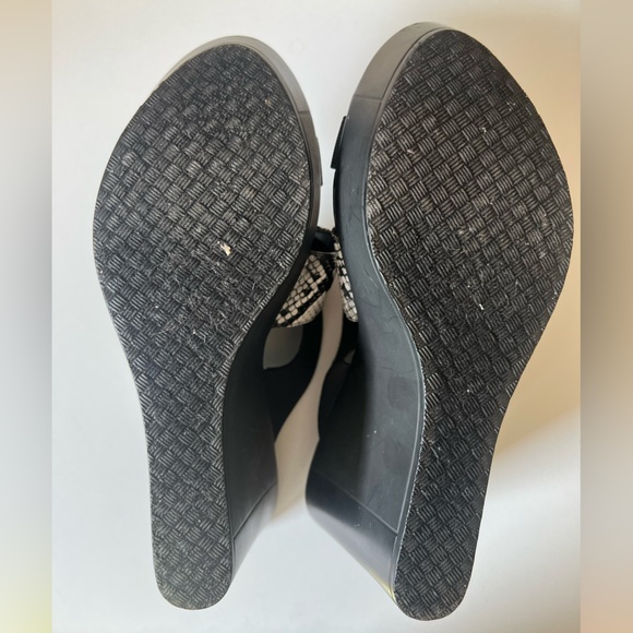 Charles by Charles David Fefe Snakeskin Wedges - Picture 2 of 7